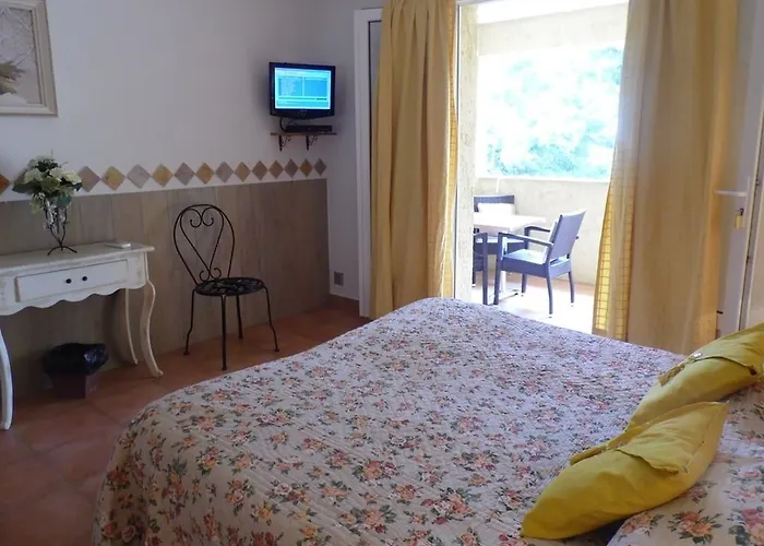 D Hotes Rocca Rossa Palombaggia 酒店